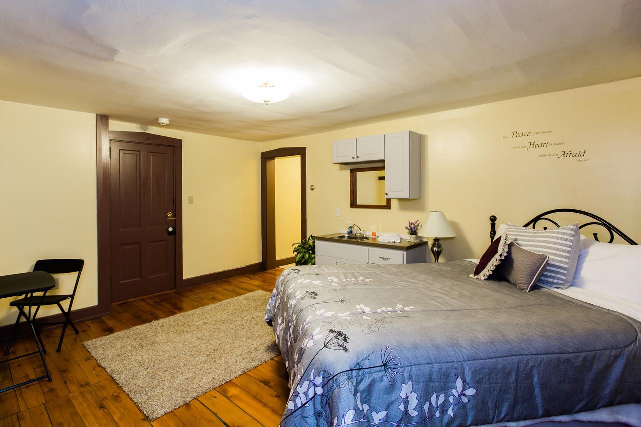 Red Rose Bed & Breakfast Smoketown  Exterior photo
